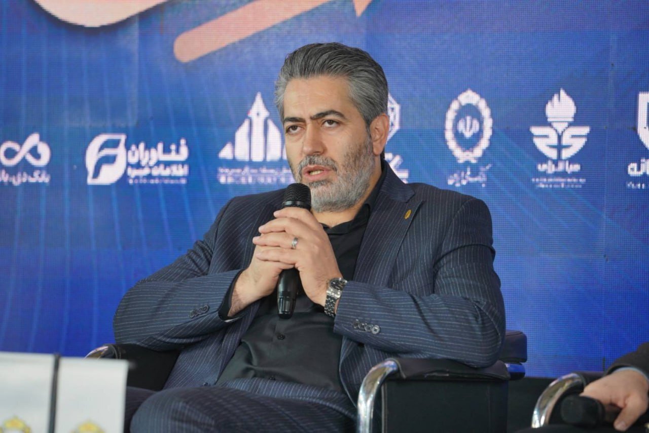 همه از خدمات بانک ملی استفاده می‌کنند، فقط کسی نمی‌داند!